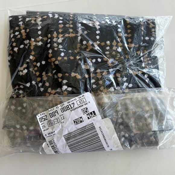 New JESSICA LONDON Printed Knit Maxi Skirt Women's Size 12 Black Gold White - Picture 10 of 10